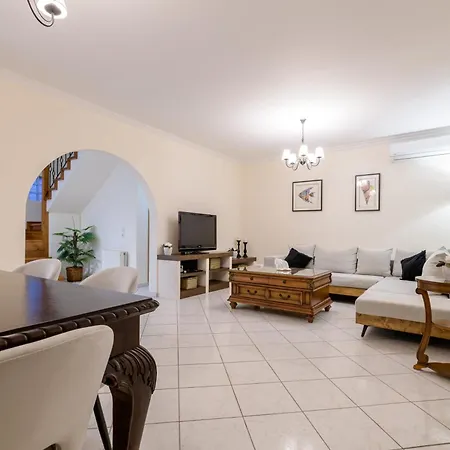 Diogenis House Holiday home *