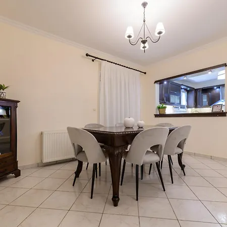 Diogenis House Holiday home